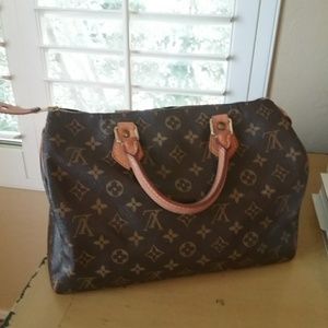 Louis Vuitton Speedy 30